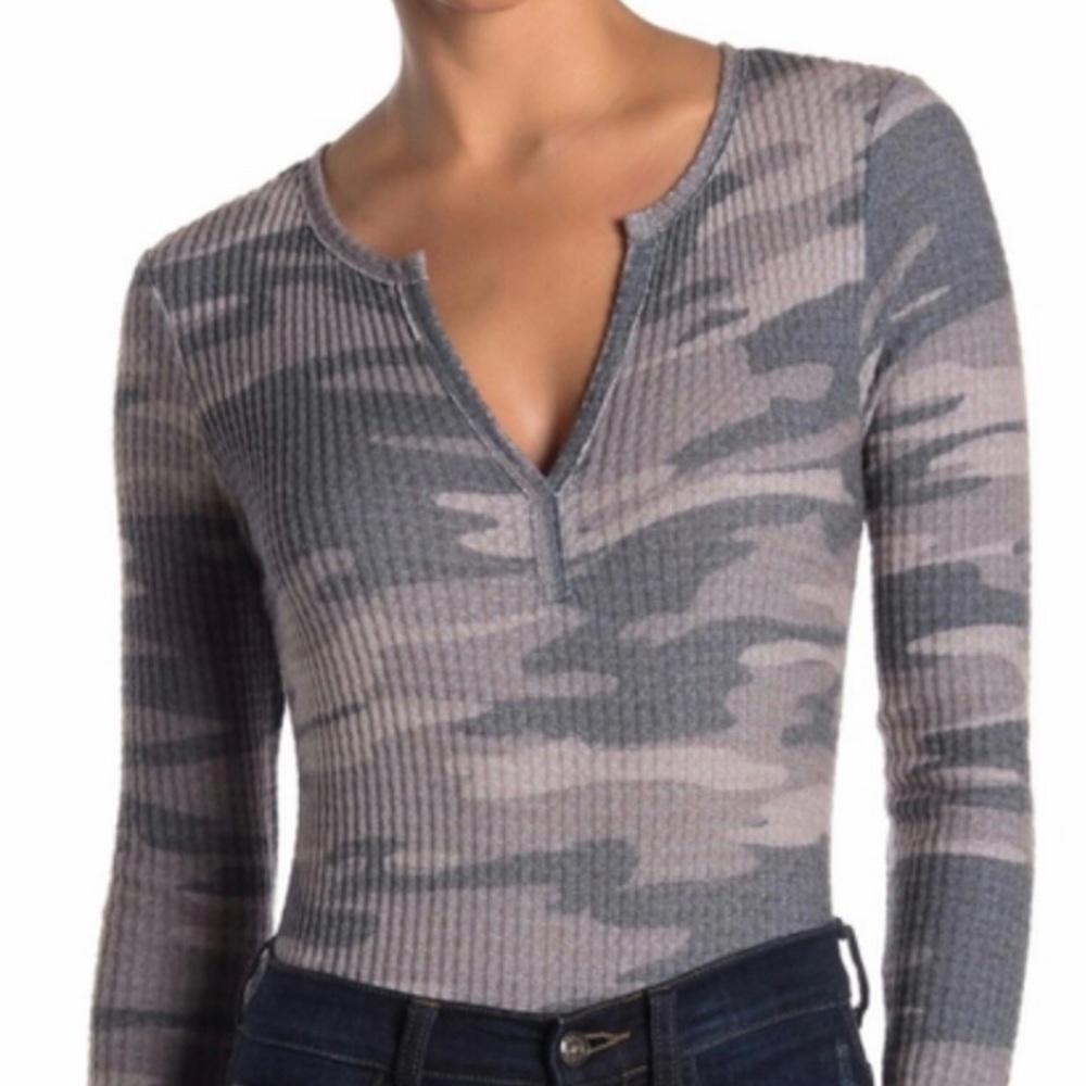 SOCIALITE CAMO V NECK BODY SUIT